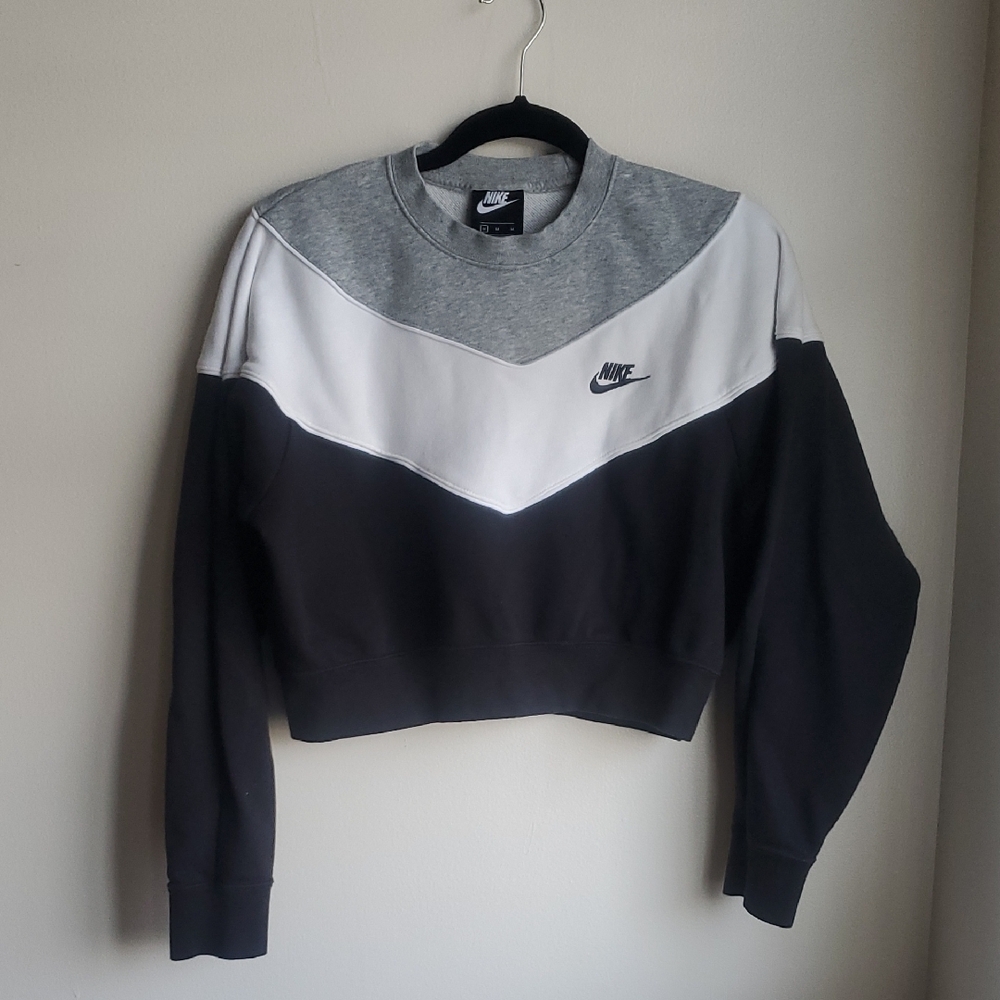 Nike Women’s Colorblock Cropped Sweatshirt - Black White Grey